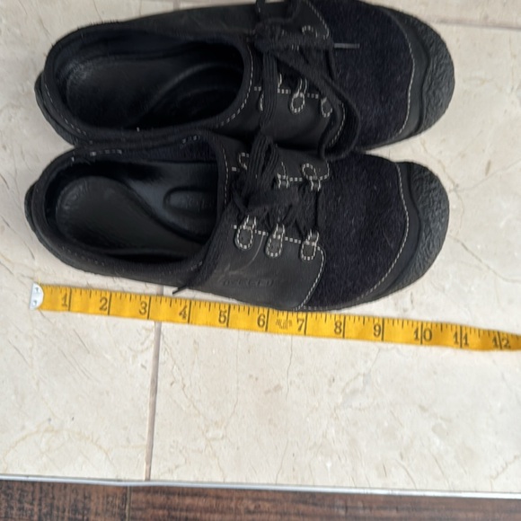 Keen casual shoes Sz. 6 women or 4 girls - Picture 5 of 7